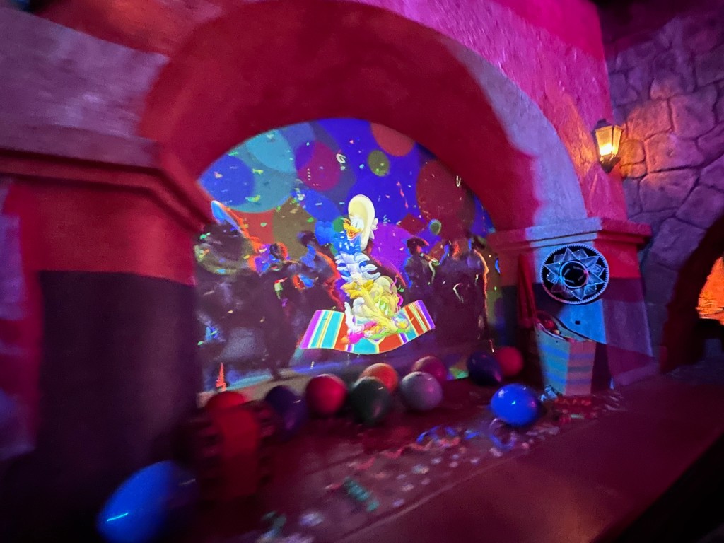 Donald Duck celebration scene on Gran Fiesta Tour
