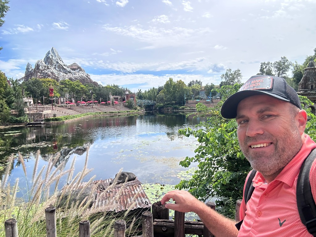 Expedition Everest across the Discovery River