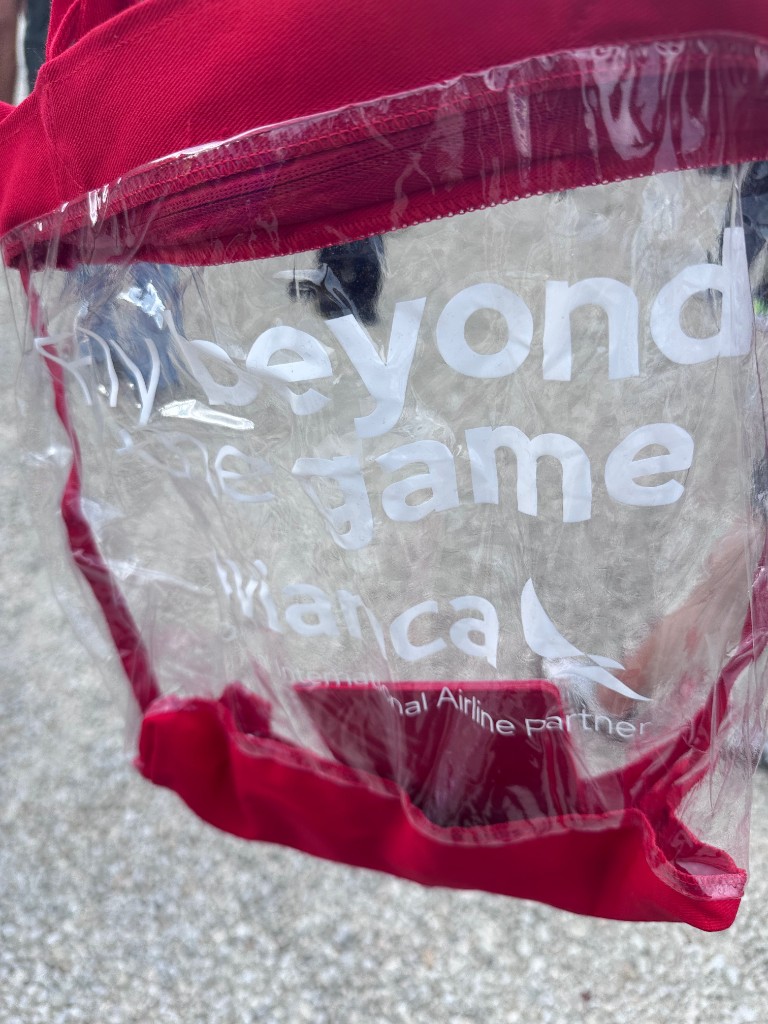 Clear Avianca Fly beyond the game stadium tote